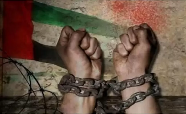 ترحيل طالب من الإمارات