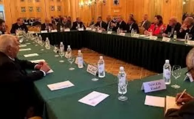 من  جلسات الحوار في موسكو
