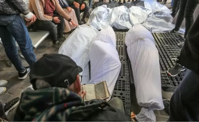 الاحتلال يستهدف مدرسة للنازحين
