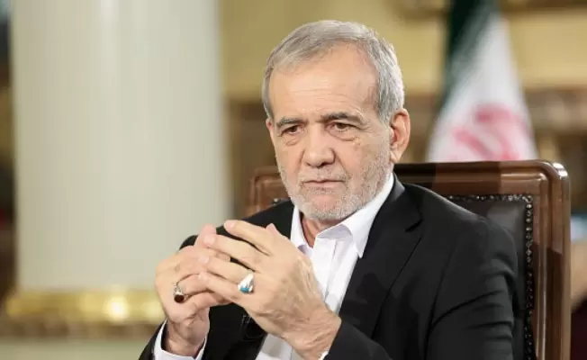 الرئيس الإيراني.. تعزيز العلاقات مع دول الجوار