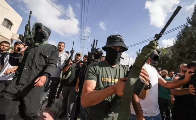 مقاومون في طوباس يشاركون في تشييع احد الشهداء