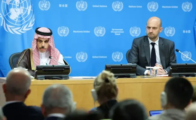 عقبات في طريق مؤتمر "خل الدولتين"!..