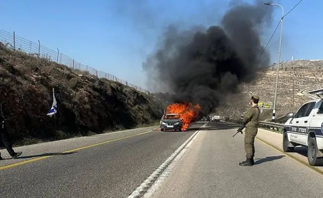 مستوطنون يهاجمون أبًا وابنته