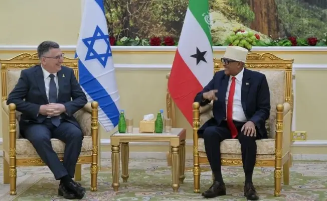 ساعر مخترقا الصومال