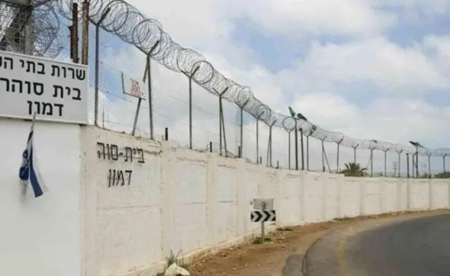 خلف هذه الجدران يقبع 9600 أسير وأسيرة فلسطينية