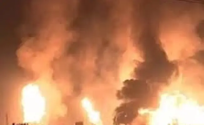 حريق كبير في مقر الأسطول الخامس الأميركي في البحرين