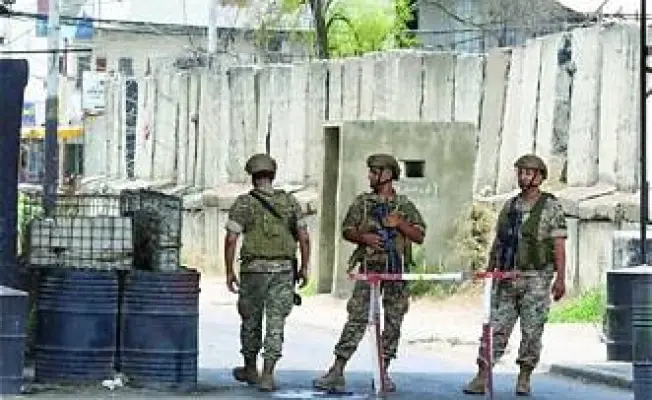 أحد حواجز الجيش اللبناني عند مدخل عين الحلوة