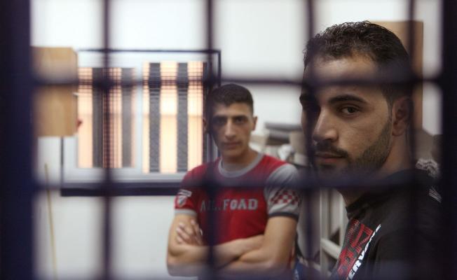 أسرى فلسطينيين في سجون العدو