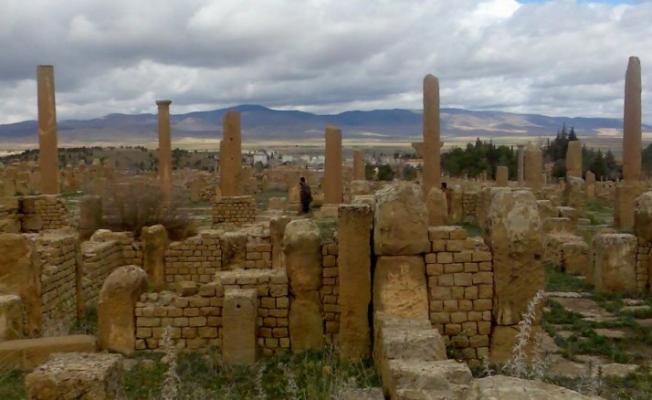 آثار