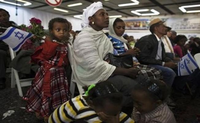 يهود الفلاشا في طريقهم إلى فلسطين المحتلة
