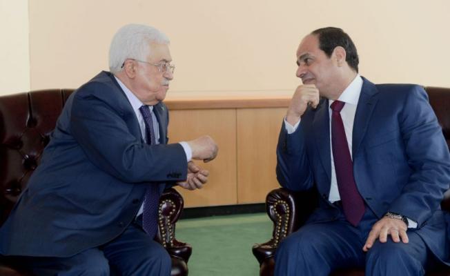 رئيس السلطة الفلسطينية محمود عباس والرئيس المصري عبد الفتاج السيسي (أرشيف) 