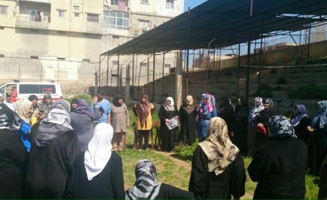 مجموعة من النساء خلال النشاط الترفيهي