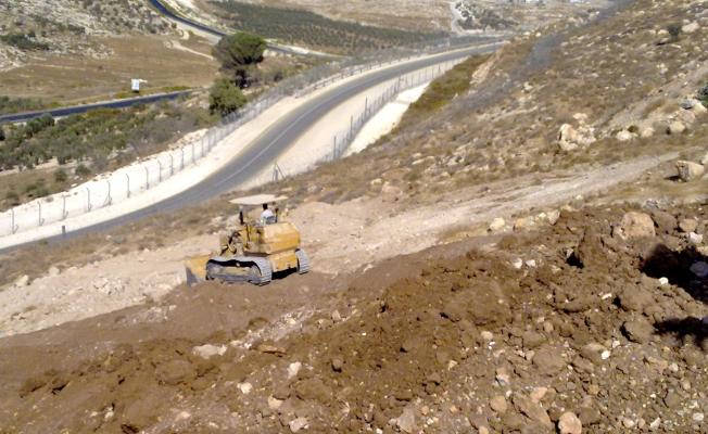 مصادرة أراضي الفلسطينيين (أرشيف)