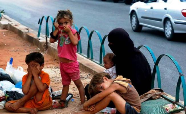 عائلة فلسطينية نازحة