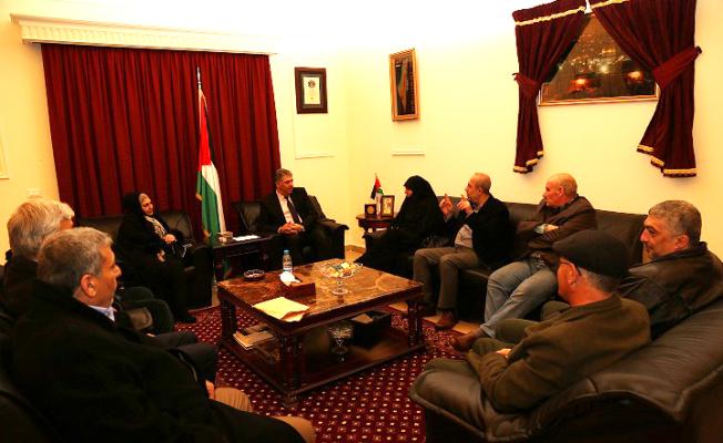 اجتماع في السفارة الفلسطينية