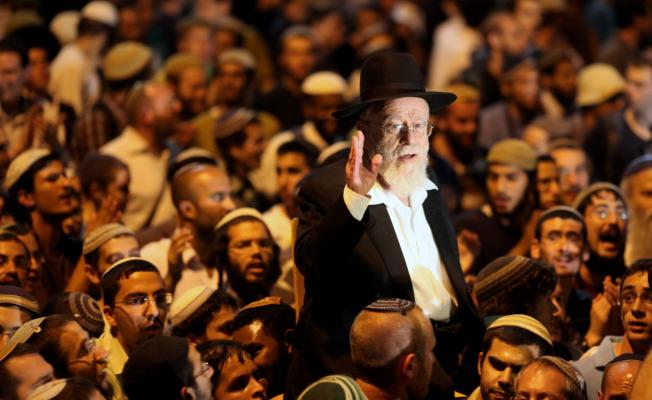 الحاخام الصهيوني دوف ليئور الذي وصفه نتنياهو أنه "السرية التي تقود شعب إسرائيل"