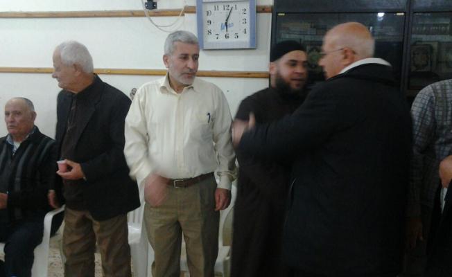 من العزاء في قاعة د. فتحي الشقاقي في الرشيدية