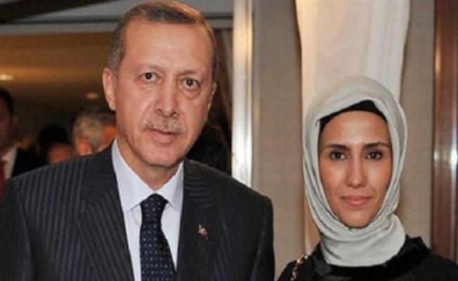 سمية (يمين) ووالدها طيب رجب اردوغان 