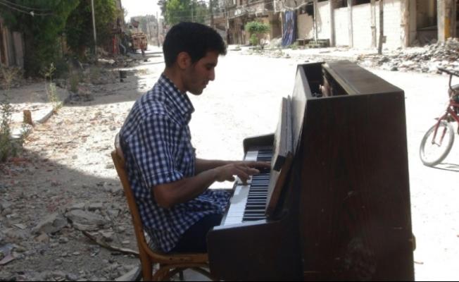 اللاجئ الفلسطيني أيهم أحمد