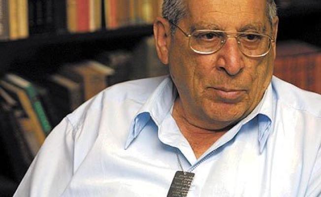 وزير السياحة الصهيوني  رحبعام زئيفي الذي اغتيل عام 2001