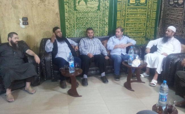 عصبة الأنصار خلال استقبالها وفداً من لجنة تجار سوق الخضار في عين الحلوة 