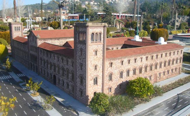 مقر الجامعة المركزية في برشلونة