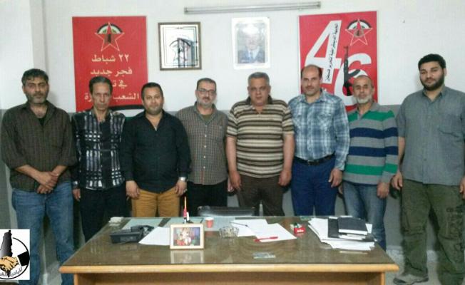 صورة جماعية تضم أمين سر الجبهة مع ممثلي المبادرة الشعبية