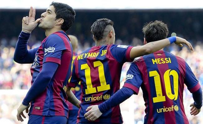 فرحة لاعبين برشلونة بعد تسجيل الهدف الأول
