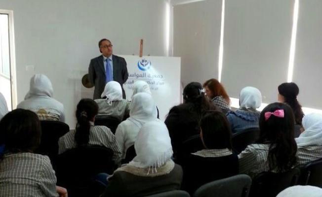 خلال المحاضرة في المستشفى