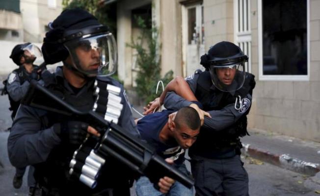 الشرطة "الإسرائيلية" تنفذ حملة قمع واسعة ضد الشبان الفلسطينيين