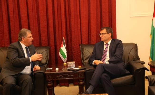 السفير أشرف دبور والسفير الألماني مارتن هوث