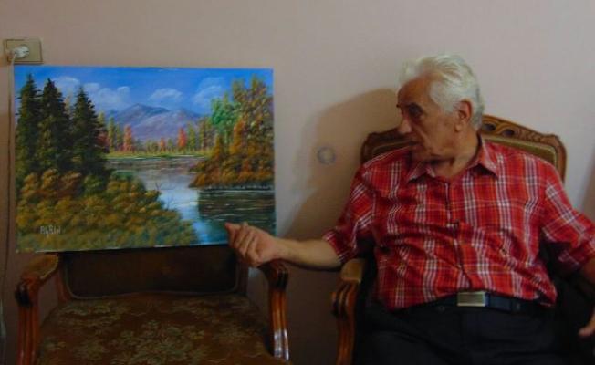 بعد ثمانين عاماً عاد إلى الرسم .. فأبدع !