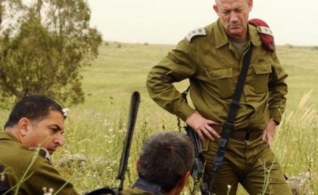 غانتس برفقة جنود الاحتلال
