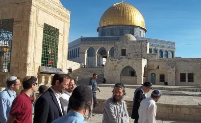 مستوطنون داخل المسجد الأقصى