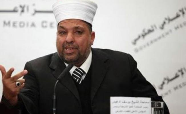 وزير الأوقاف والشؤون الدينية الشيخ يوسف ادعيس