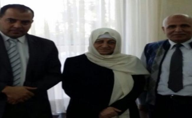 وفد شاهد يلتقي النائب الحريري