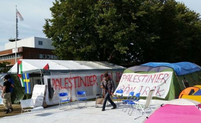 320 فلسطينيًا يحتجون منذ شهر في السويد