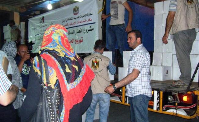 توزيع طرود غذائية