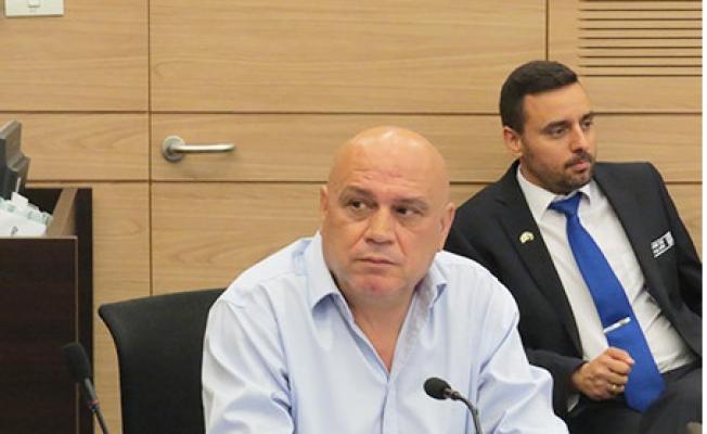 النائب عيساوي فريج
