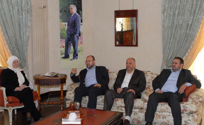 الحريري تستقبل وفد حماس