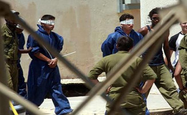 أسرى فلسطينيين في سجون العدو