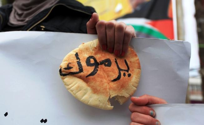 اليرموك على رغيف الخبز
