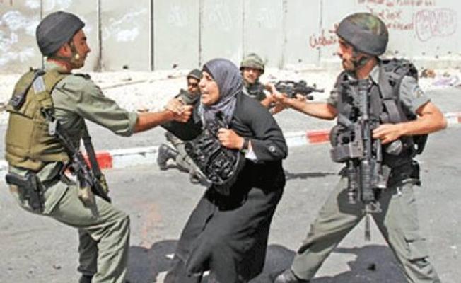 العدو يعتقل مقدسيات