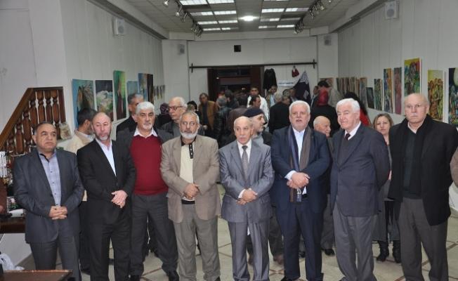 خلال المعرض