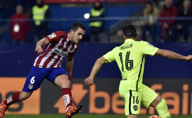 أتلتيكو مدريد ينتزع صدارة الليغا من برشلونة