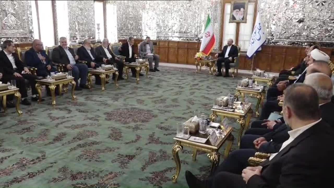 من اللقاء