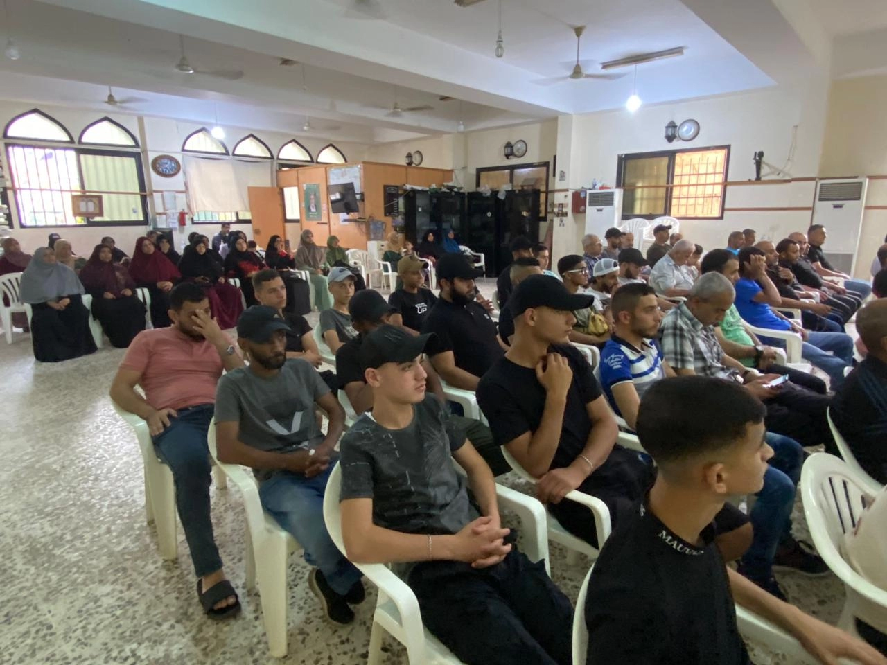 من الندوة 4