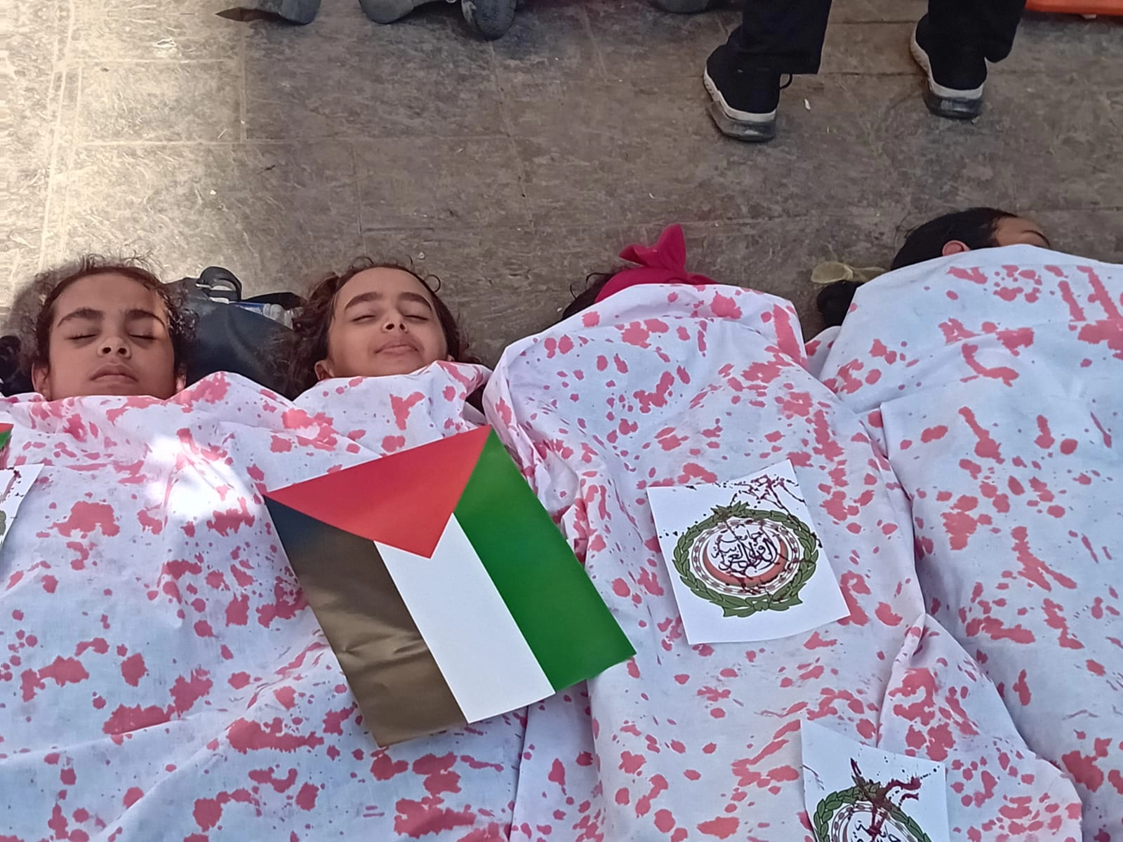 أطفال شاتيلا يتضامنون مع أطفال غزة
