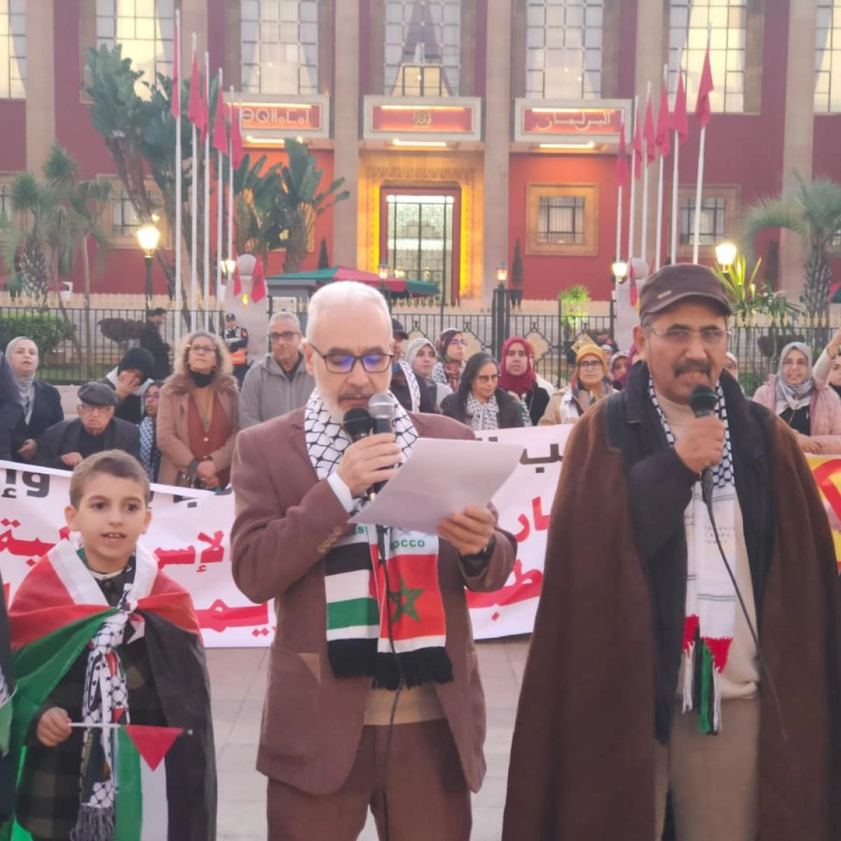2 ويشارك المغاربة