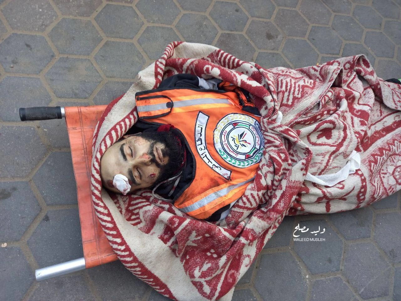 المسعف في الدفاع المدني